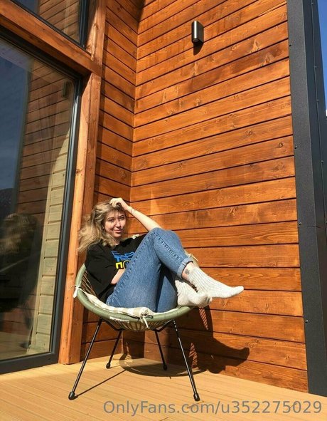 emilly xo star high quality pic