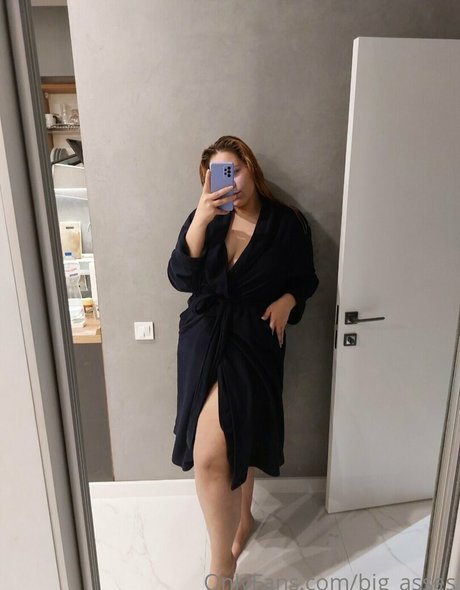 curvy iris sex model image