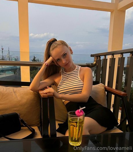 loveameli nude actress img