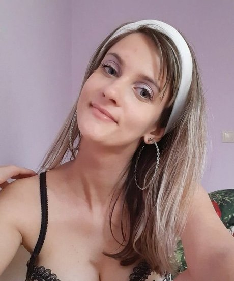 BunnyZuz model pretty image