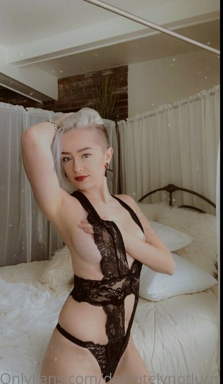 Lurn model pretty photos