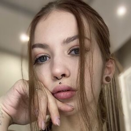 MiaDelish porn actress photos