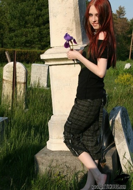 Liz Vicious xxx model picture