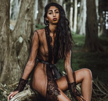 its shrushru pornstar top picture