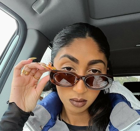 its shrushru nudes model galleries