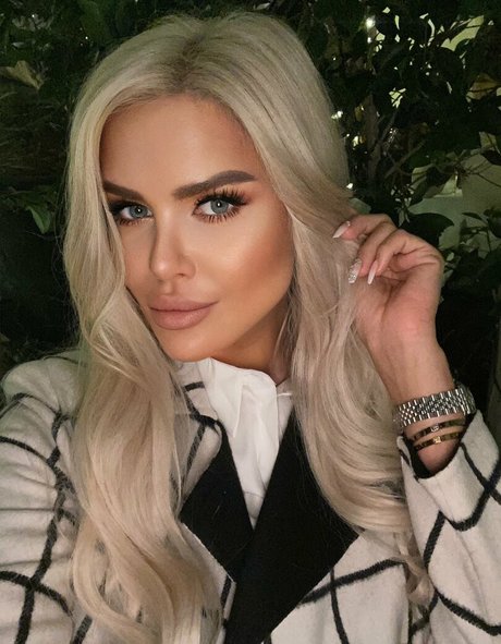 Elisa Bethann erotic star pictures