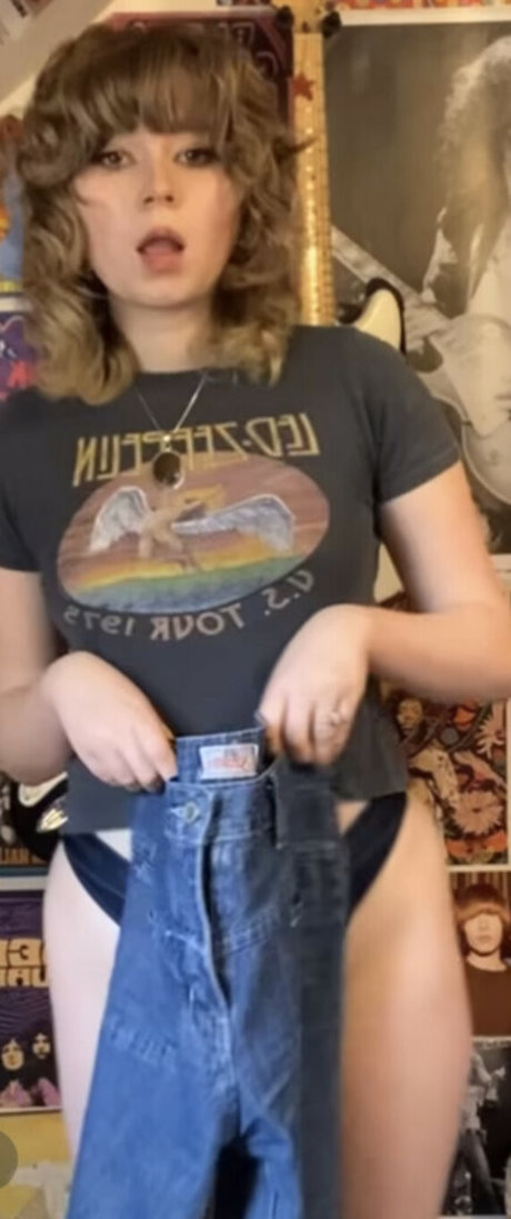 Issy Allen pornstar top image