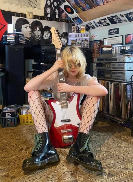 Issy Allen star sex images