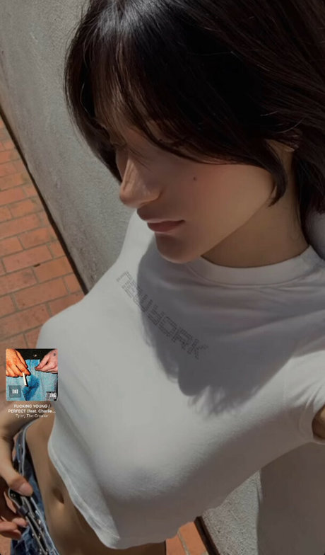 Maxima Sahar art model pic