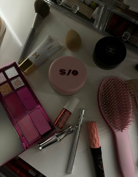 movewithmeredith star nude image