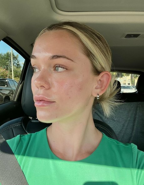 movewithmeredith pornstar nude pic