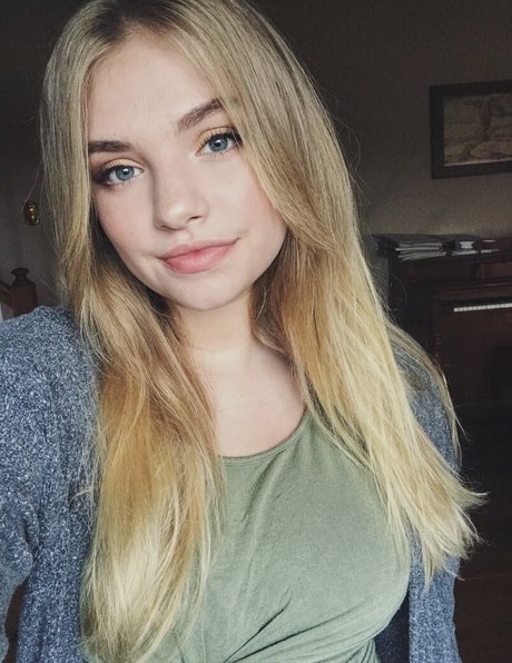 Ruth Choate pornstar top photo