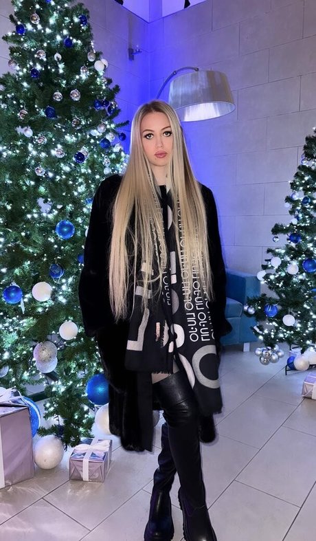 Eva april11 sexy star pictures