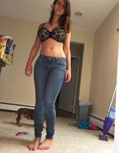 Emily Giangaspro model hd pic