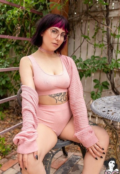 Europa Skye nude model picture