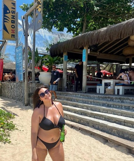 Leandraangelina naked pornstar pic