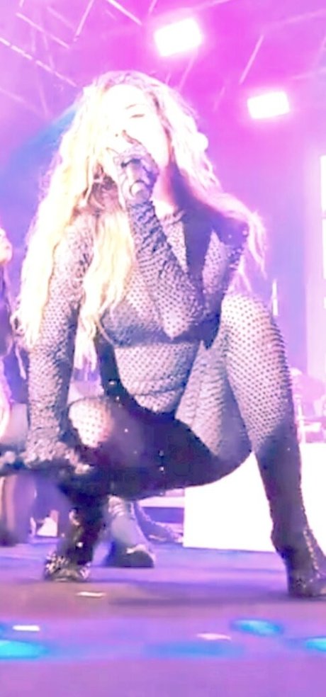 Wanessa Camargo naked star picture