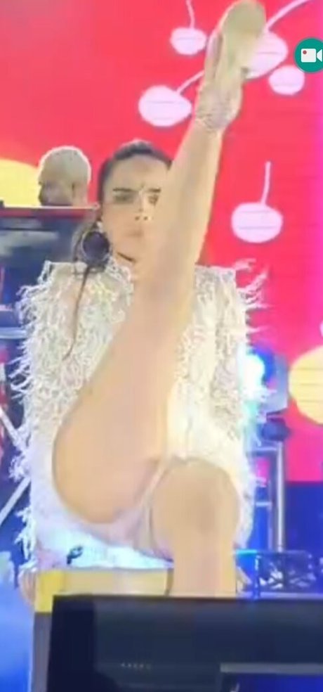 Wanessa Camargo perfect pornstar pictures