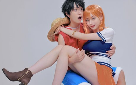 _xxkhyn naked actress pictures