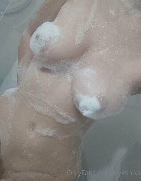 Nyks Niks exclusive model img