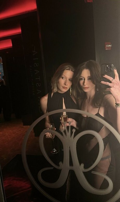 leels_ hot actress archive