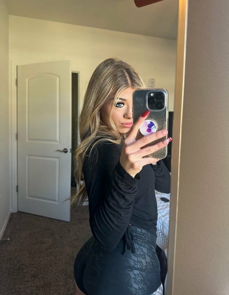 Slxttylyss free model photo