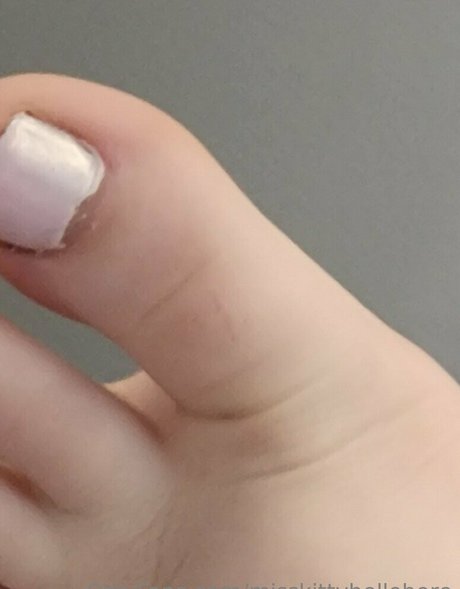 misskittyhellebore sexy star photos