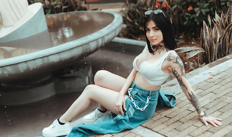 AllySnow art star photos