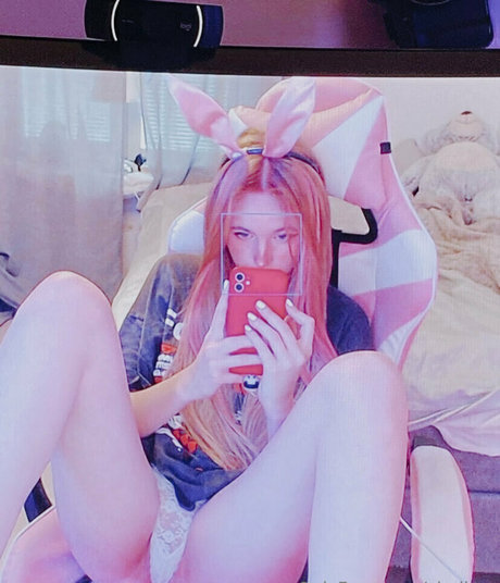 chelly x pornographic star photo