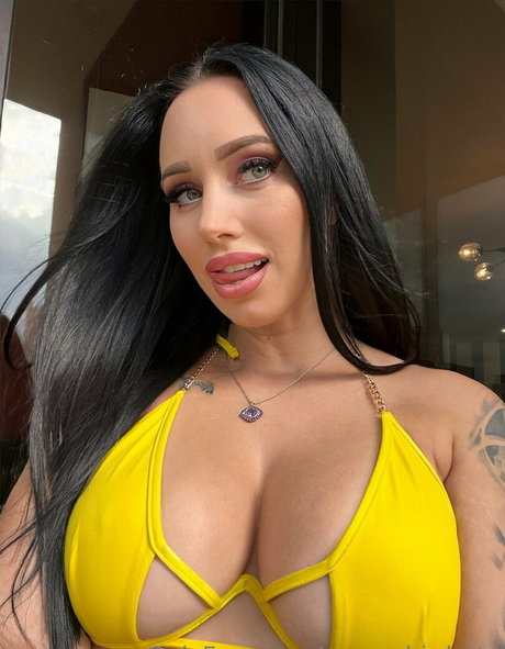 big tits gym onlyfans free nude pictures