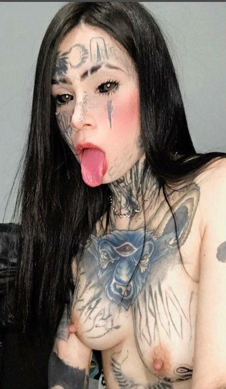 Insaneinternetgrl model img