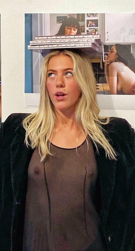 Philippa Parnevik art model picture