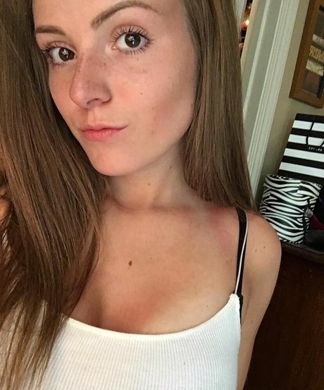 Brenna Winters beautiful star pic