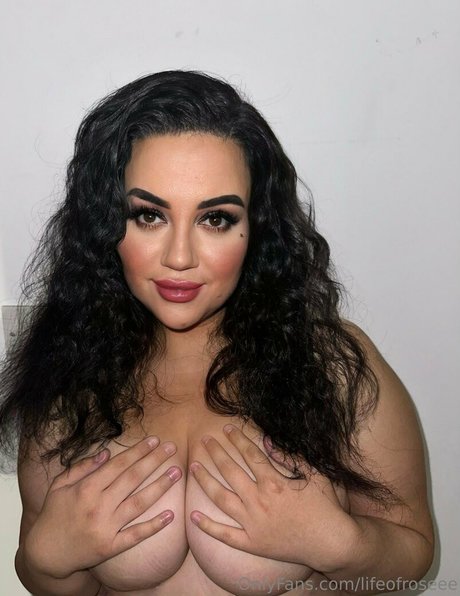 lifeofroseee model high quality pictures