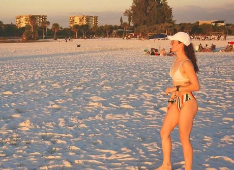 Kaila Petrosino model hd image