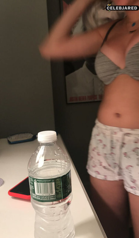 Samantha Lipstein hd actress pictures