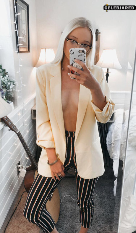 Zola Bzdek pornstar free pics