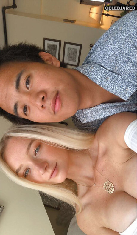 Zola Bzdek sexy actress image