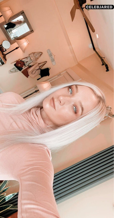 Zola Bzdek porn star pic