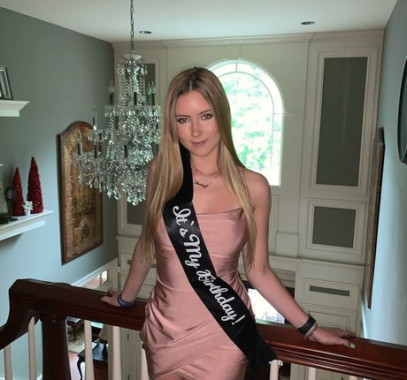 Lindsay Farland model perfect gallery