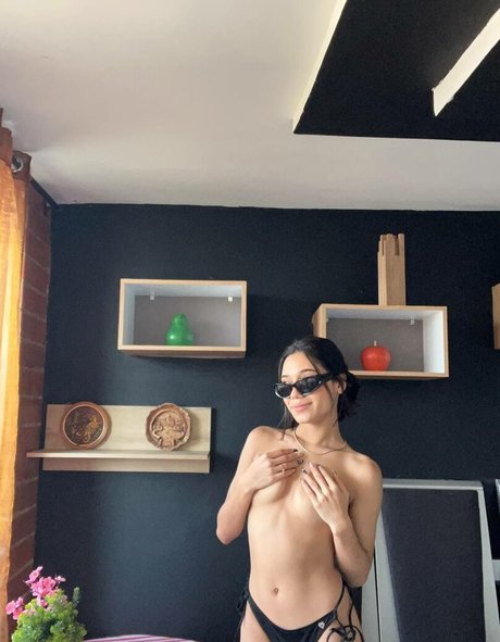 Nanna Leon model best pic