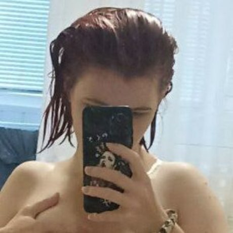 Mila Red pretty pornstar pictures