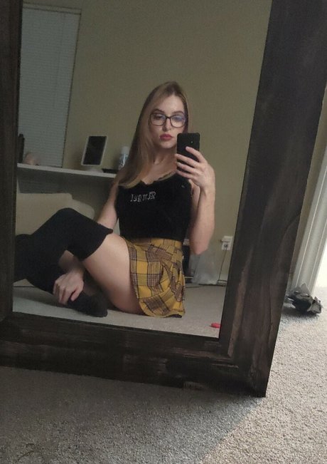 Cyndakate model hd pictures