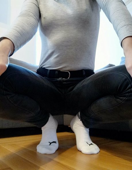 tallgirlwithfeets free model photo