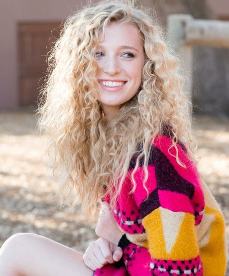 Kayla Rundle star free images