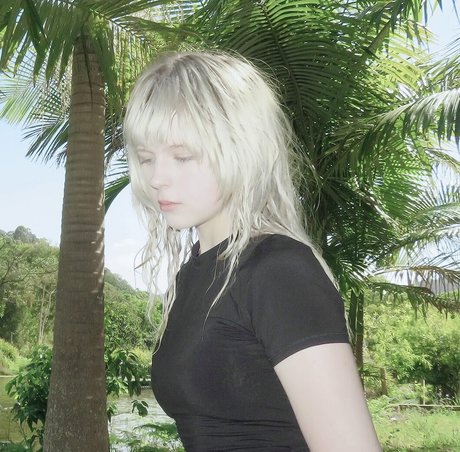 Spritesukie exclusive actress photo