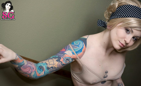 Elle Stranger nude actress pictures