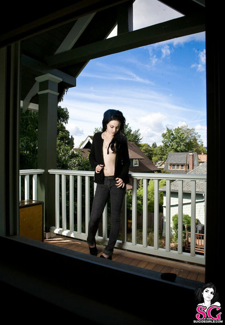 Elle Stranger star high quality photos