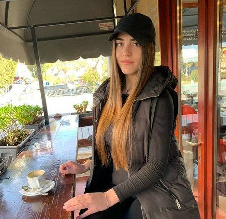 claudiroxa pornstar naked pictures