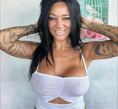 claudiroxa hot actress img